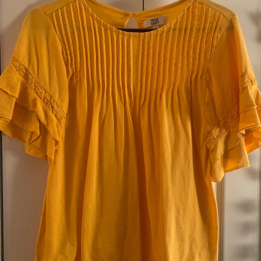 Yellow sunshine top